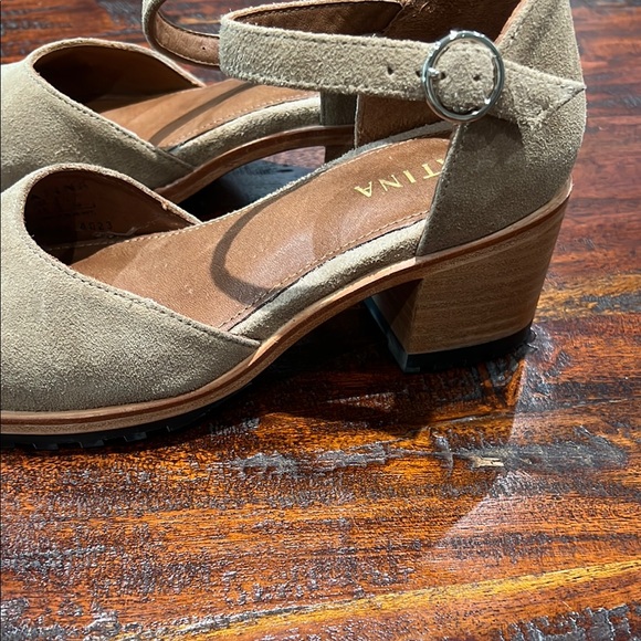 Heeled Tan Suede Feminine loafers with Strap - Picture 2 of 5